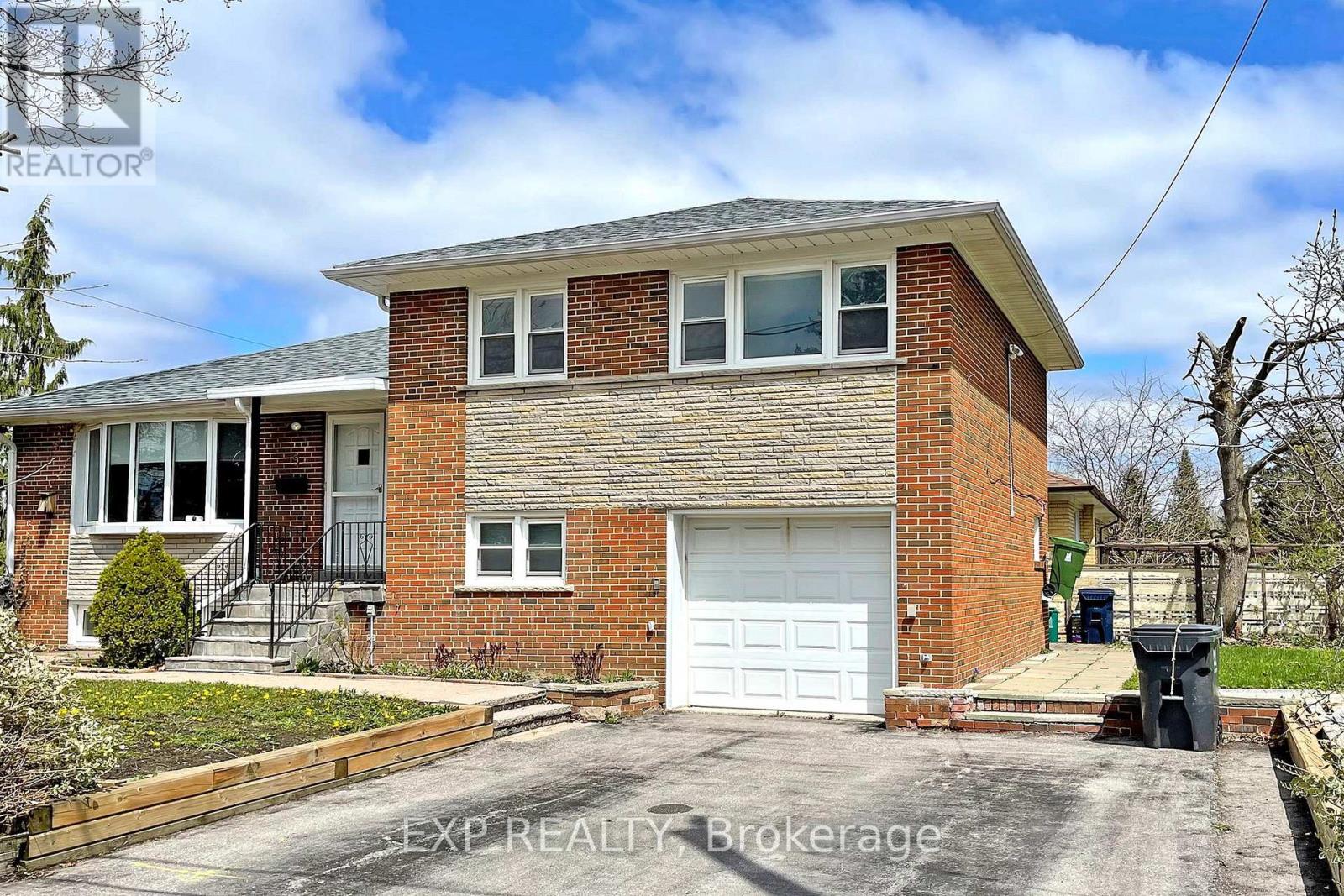 9 Silverview Drive, Toronto, Ontario  M2M 2B2 - Photo 2 - C12541608