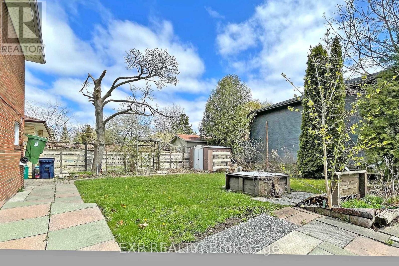 9 Silverview Drive, Toronto, Ontario  M2M 2B2 - Photo 32 - C12541608