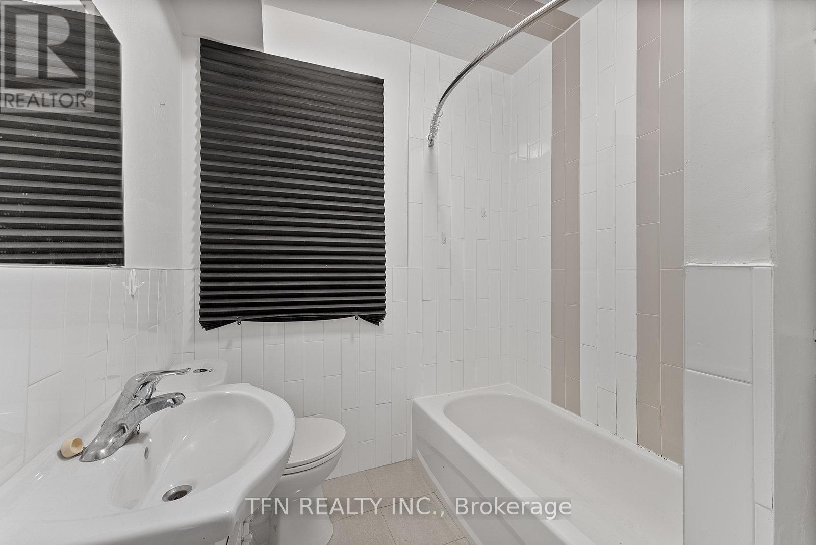 3 - 5 Crang Avenue, Toronto, Ontario  M6E 1A1 - Photo 17 - C12541696