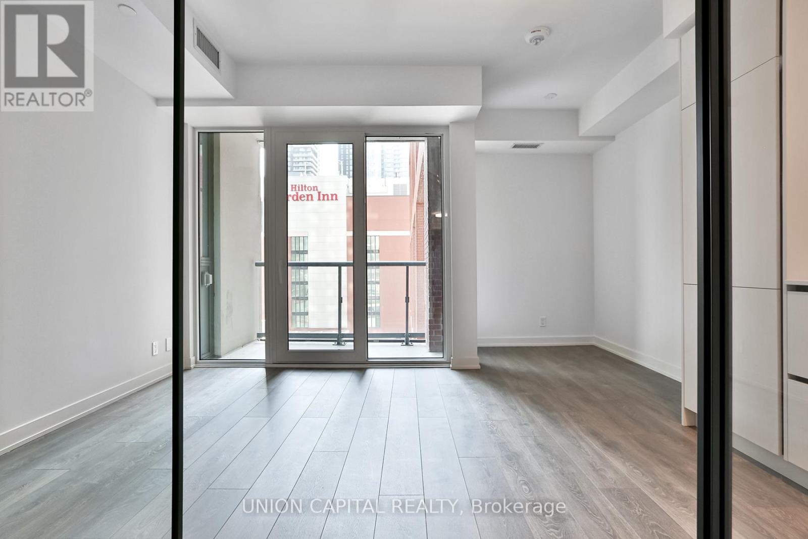 1111 - 108 Peter Street, Toronto, Ontario  M5V 0W2 - Photo 13 - C12541776