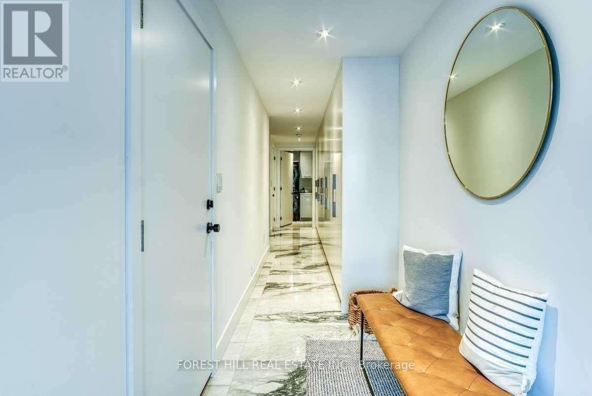 143 Chaplin Crescent, Toronto, Ontario  M5P 1B1 - Photo 2 - C12541794