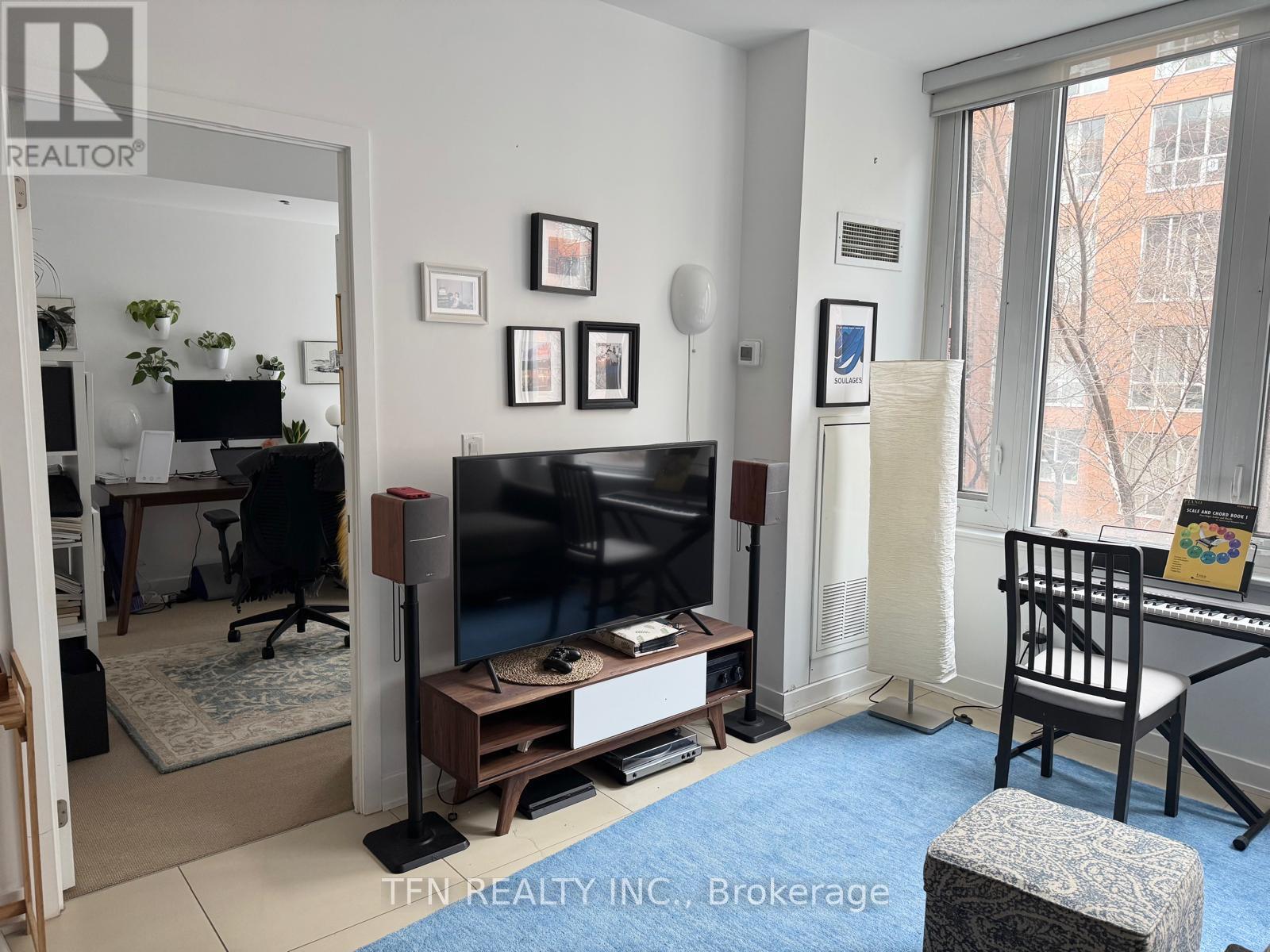 217 - 3 Market Street, Toronto, Ontario  M5E 0A3 - Photo 2 - C12541802