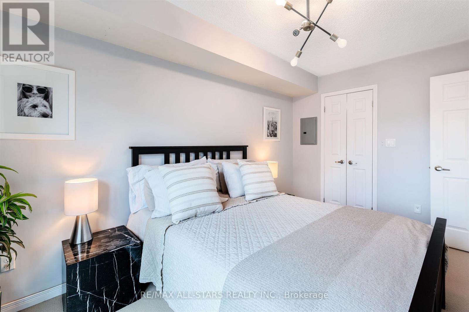 215 - 11 Ruttan Street, Toronto, Ontario  M6P 0A1 - Photo 14 - C12541812