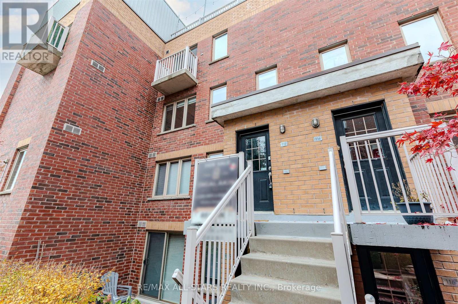 215 - 11 Ruttan Street, Toronto, Ontario  M6P 0A1 - Photo 2 - C12541812