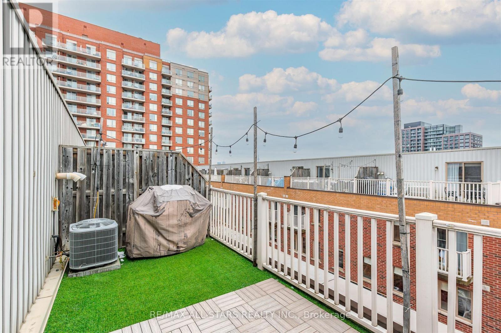 215 - 11 Ruttan Street, Toronto, Ontario  M6P 0A1 - Photo 20 - C12541812