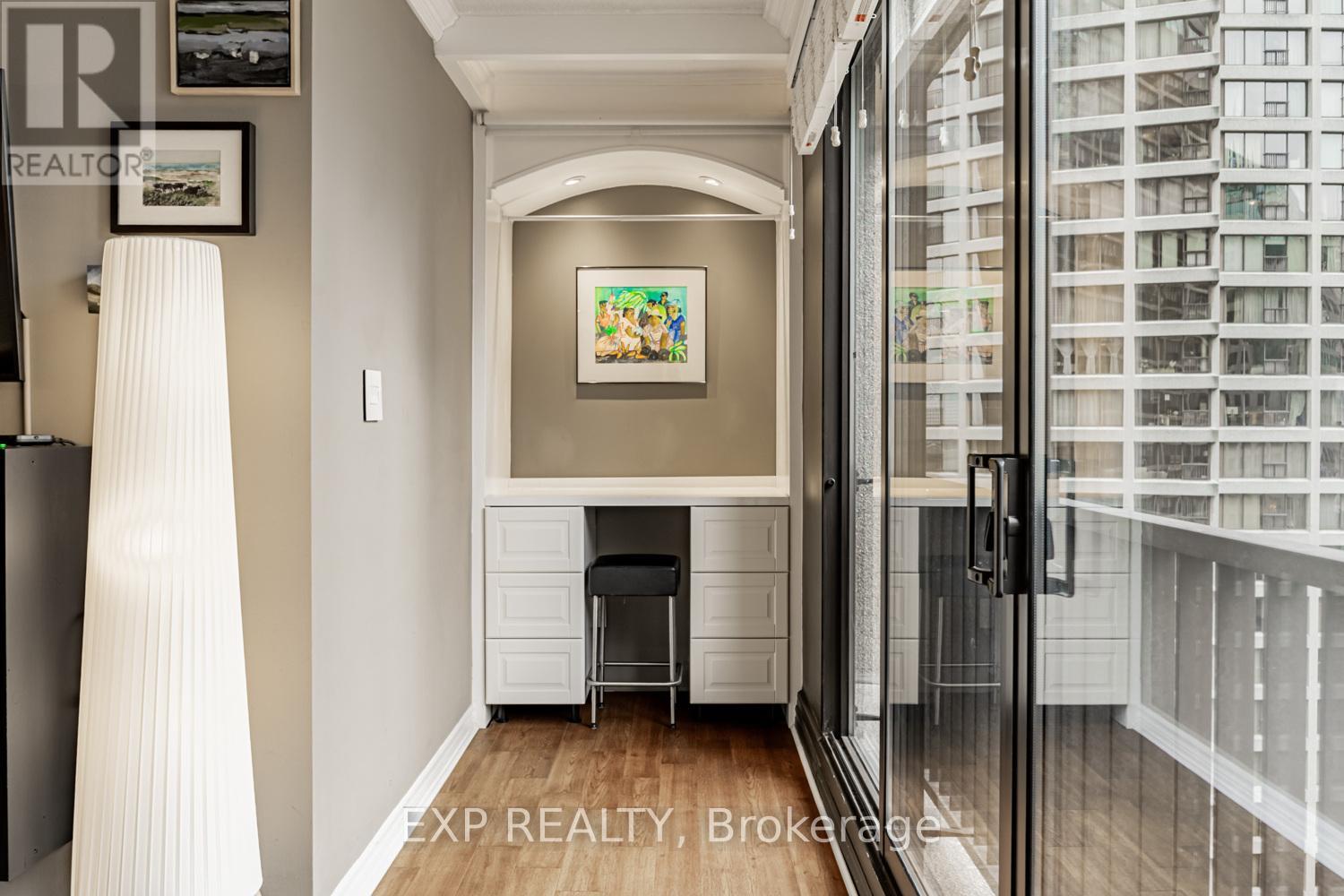 2017 - 33 Harbour Square, Toronto, Ontario  M5J 2G2 - Photo 13 - C12541820