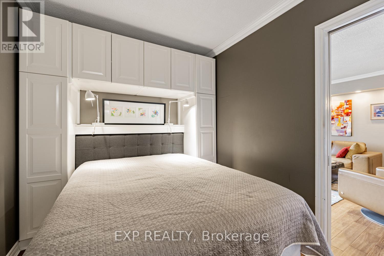 2017 - 33 Harbour Square, Toronto, Ontario  M5J 2G2 - Photo 14 - C12541820