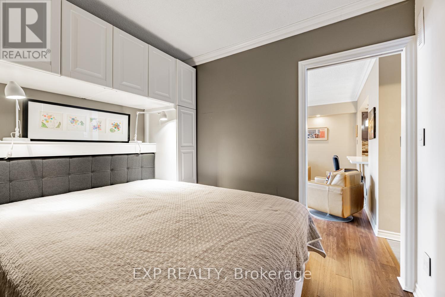 2017 - 33 Harbour Square, Toronto, Ontario  M5J 2G2 - Photo 16 - C12541820