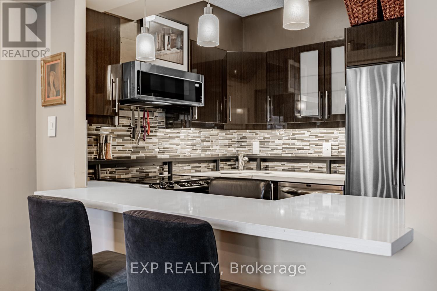 2017 - 33 Harbour Square, Toronto, Ontario  M5J 2G2 - Photo 6 - C12541820