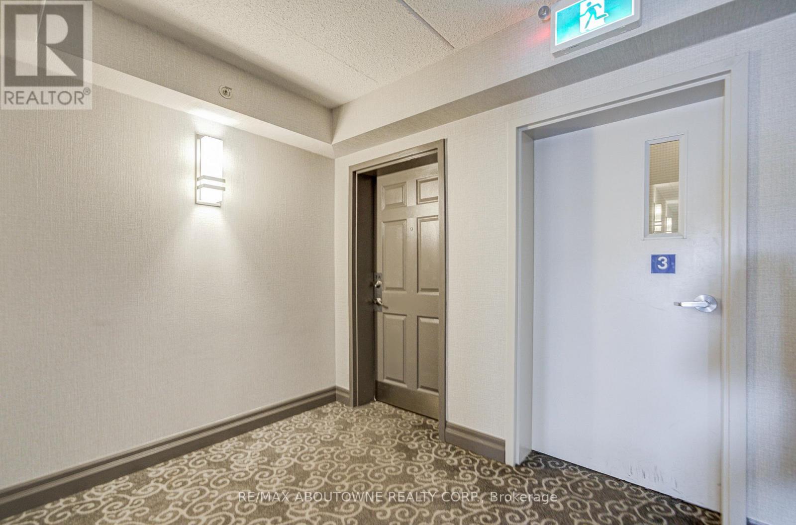 314 - 1460 Bishops Gate, Oakville, Ontario  L6M 4N5 - Photo 4 - W12540514