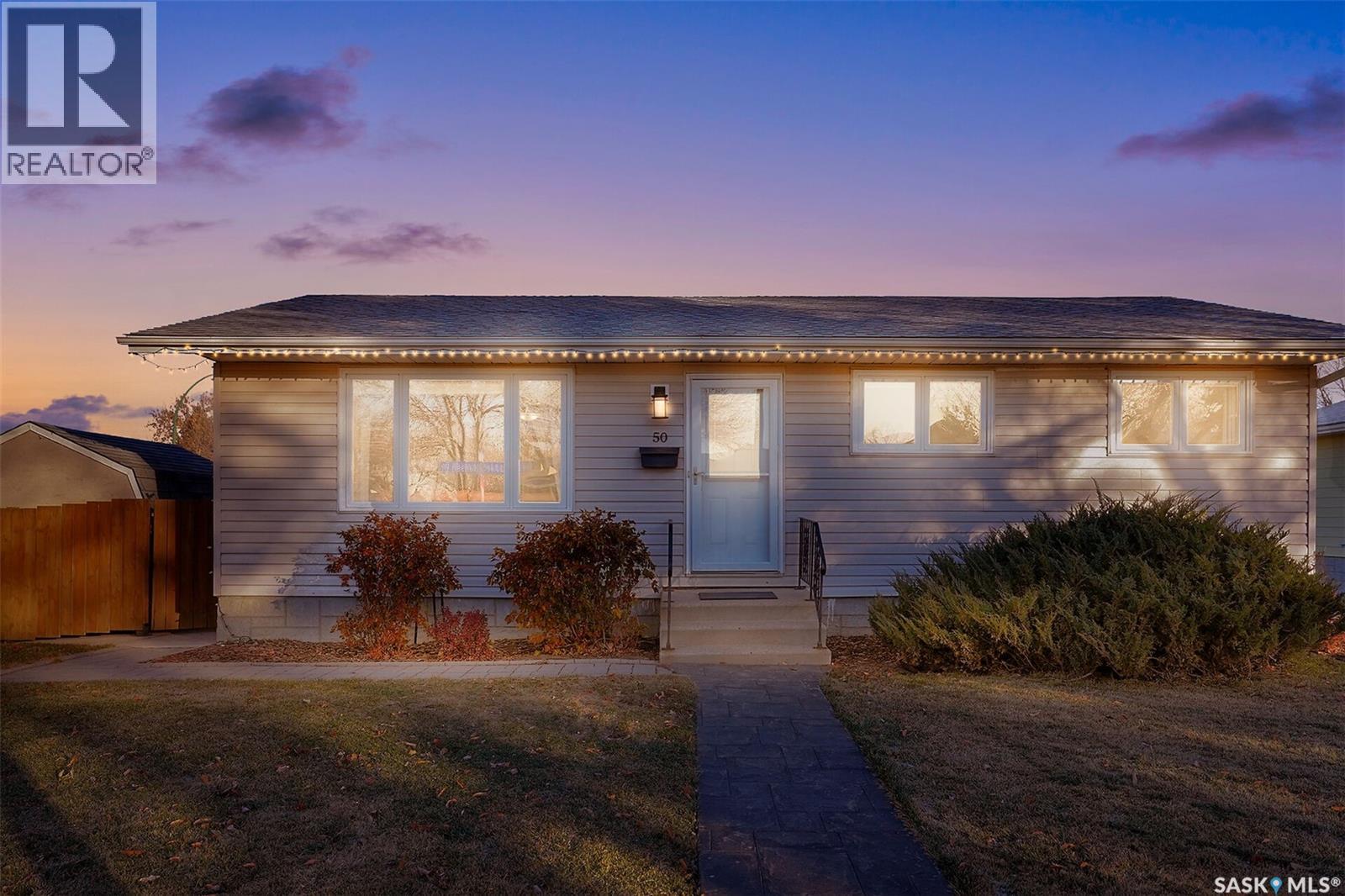 50 Newstead Avenue, Regina, Saskatchewan  S4X 1H2 - Photo 2 - SK023980