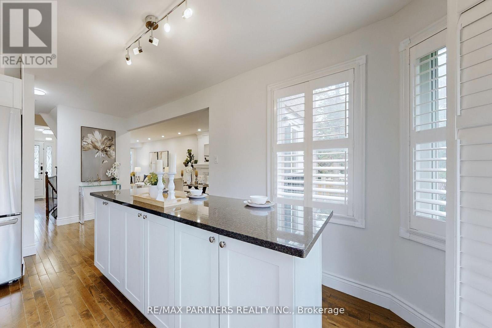 6 Geoffrey Crescent, Whitchurch-Stouffville, Ontario  L4A 5A6 - Photo 14 - N12541576