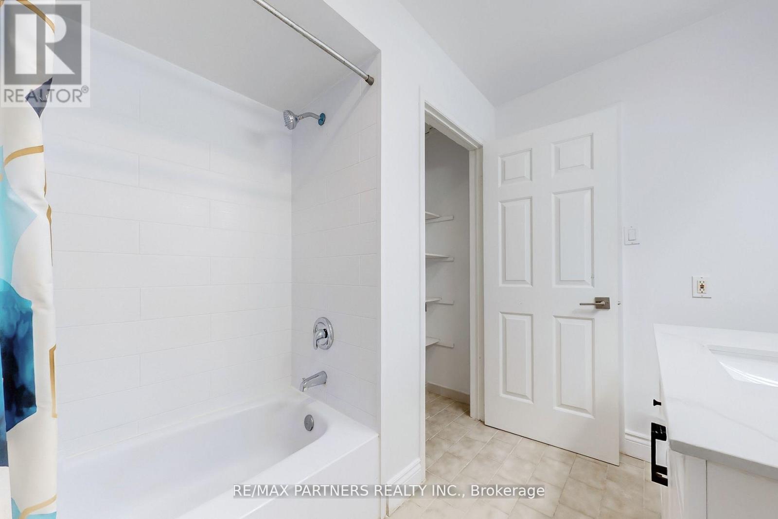 6 Geoffrey Crescent, Whitchurch-Stouffville, Ontario  L4A 5A6 - Photo 30 - N12541576