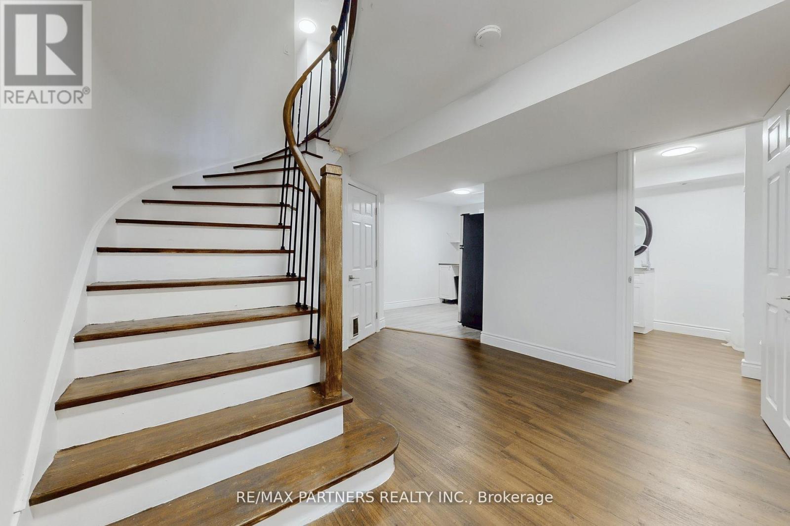 6 Geoffrey Crescent, Whitchurch-Stouffville, Ontario  L4A 5A6 - Photo 39 - N12541576