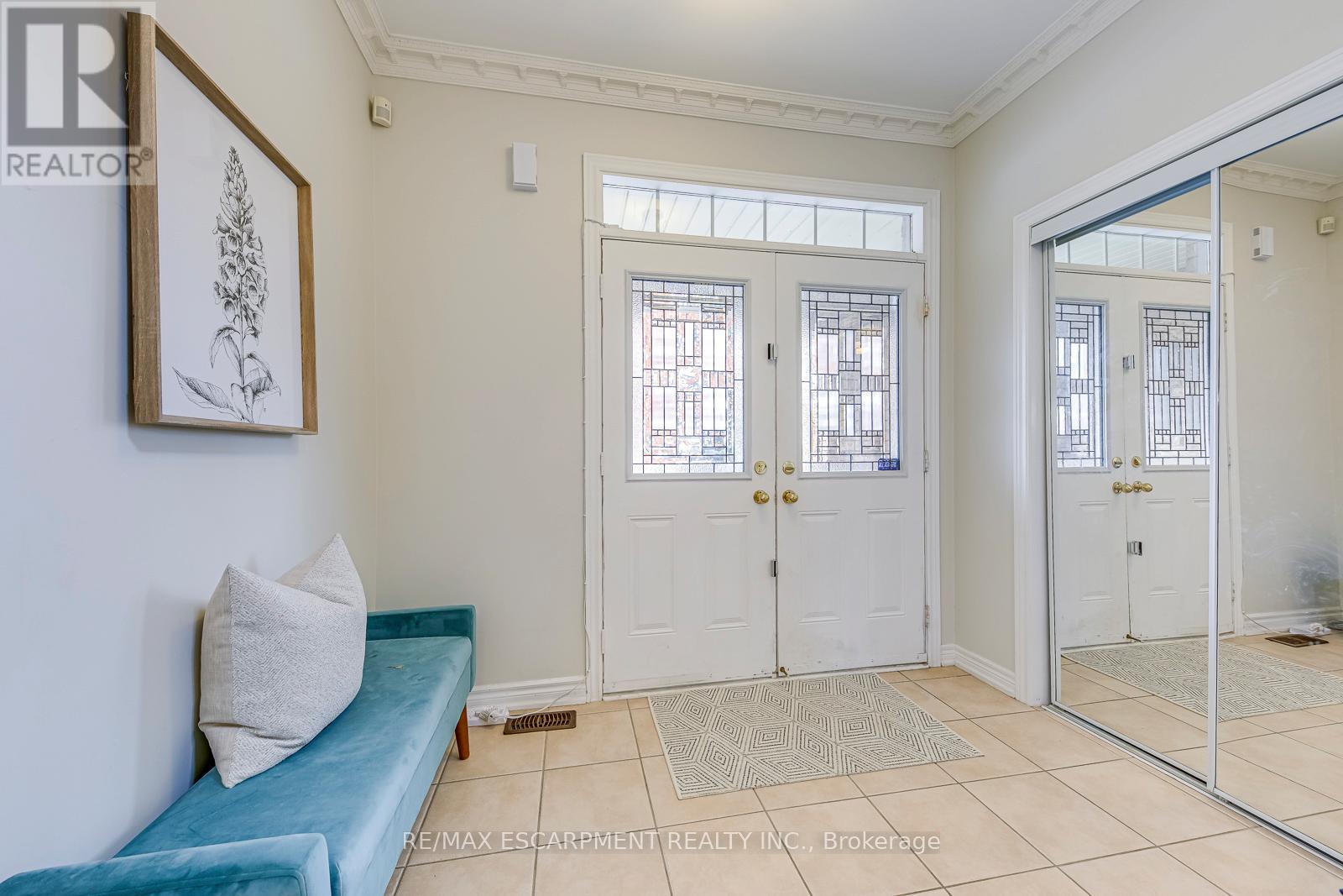 470 Peter Rupert Avenue, Vaughan, Ontario  L6A 0M6 - Photo 3 - N12541606