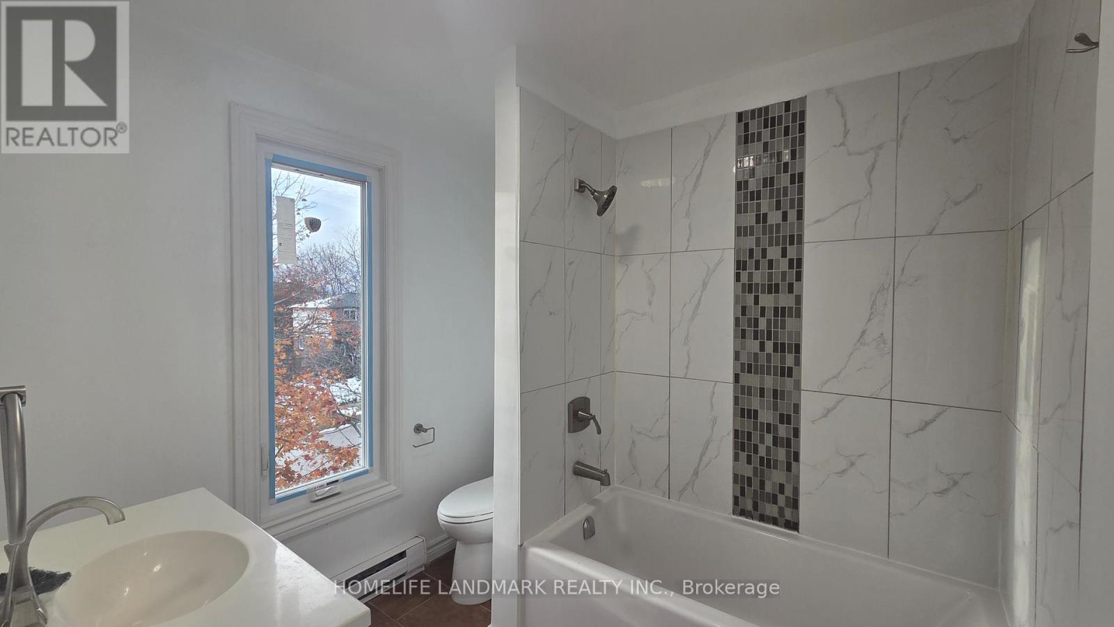 37 Annamaria Drive, Georgina, Ontario  L4P 3H7 - Photo 14 - N12541770