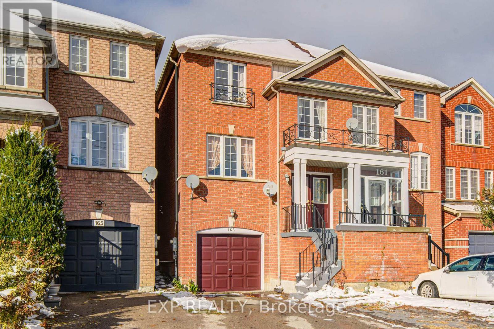 163 Sassafras Circle, Vaughan, Ontario  L4J 8M6 - Photo 2 - N12541784