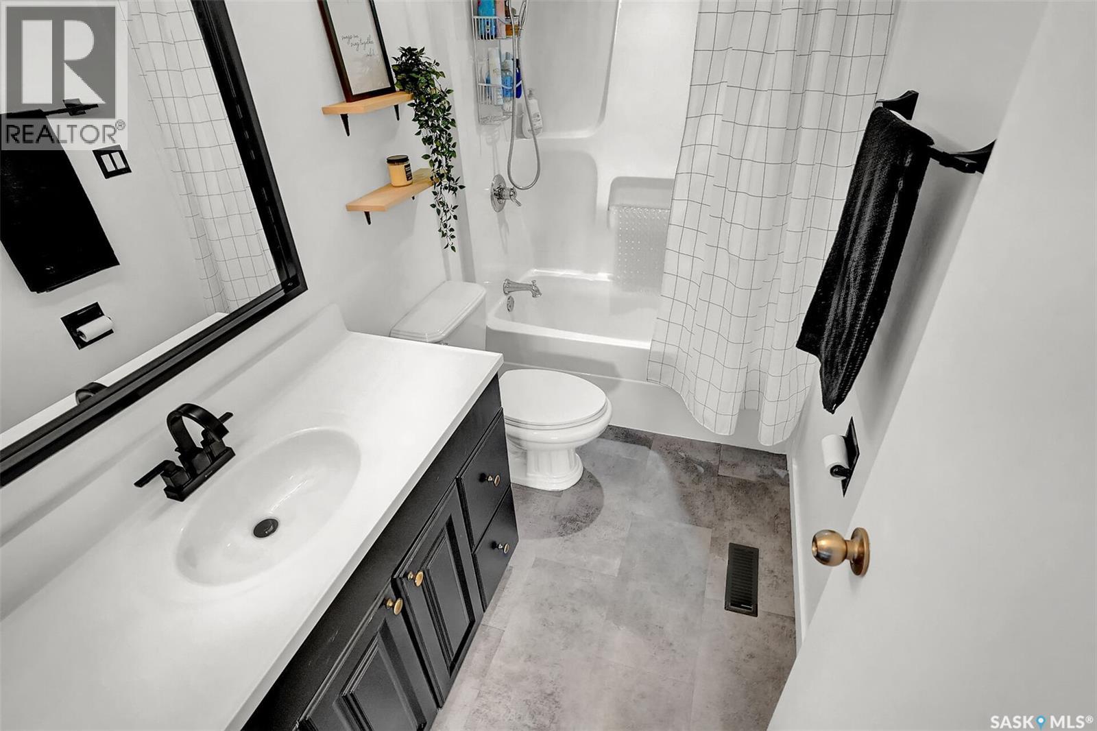 50 Newstead Avenue, Regina, Saskatchewan  S4X 1H2 - Photo 22 - SK023980