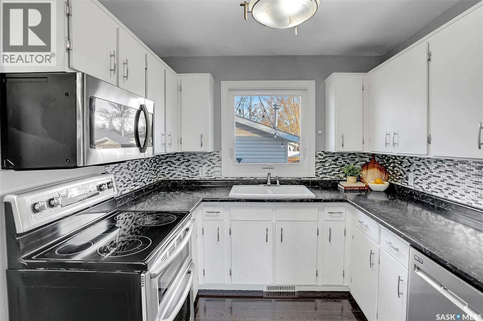 50 Newstead Avenue, Regina, Saskatchewan  S4X 1H2 - Photo 12 - SK023980