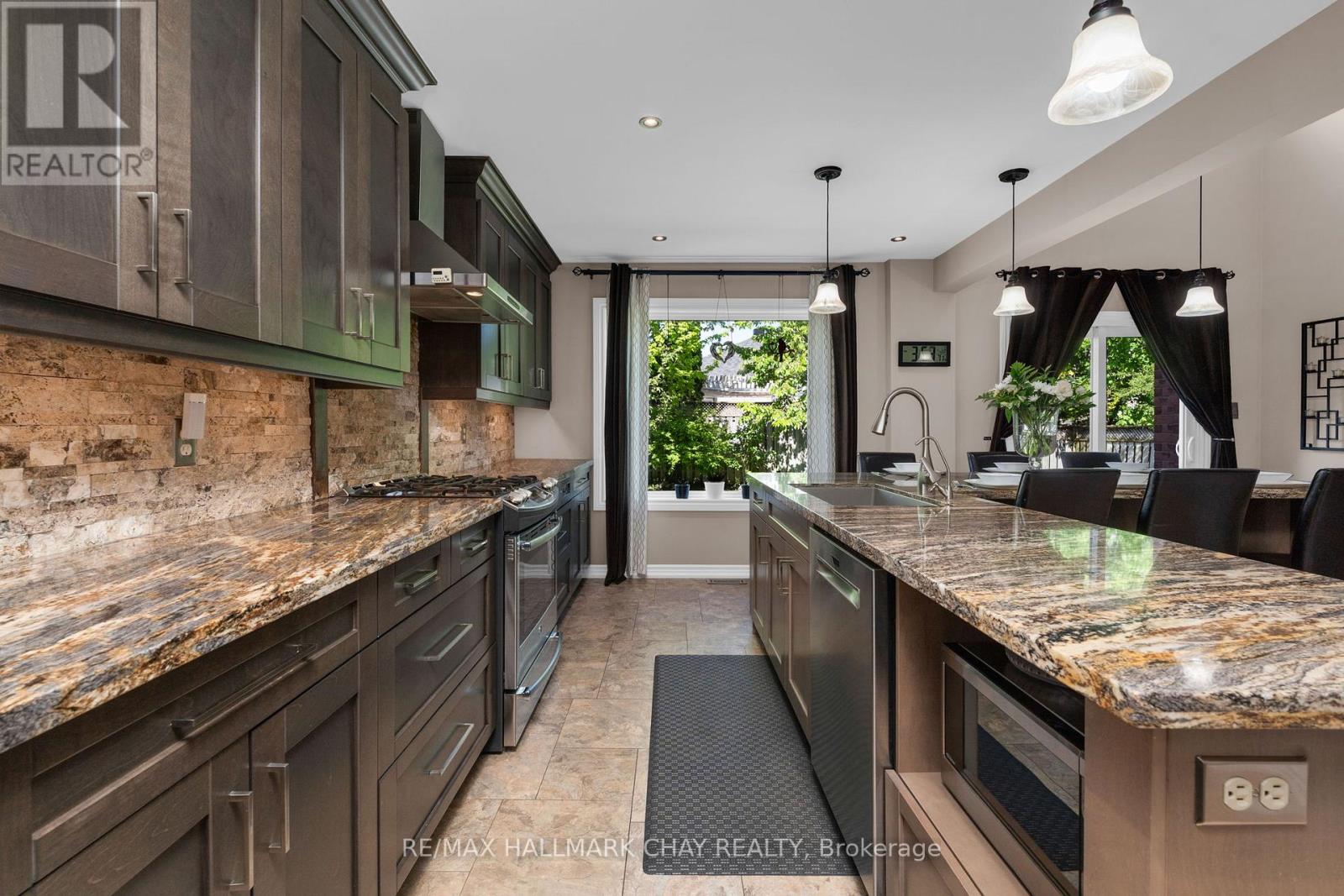 3 Meyer Avenue, Barrie, Ontario  L4M 6X2 - Photo 4 - S12541598