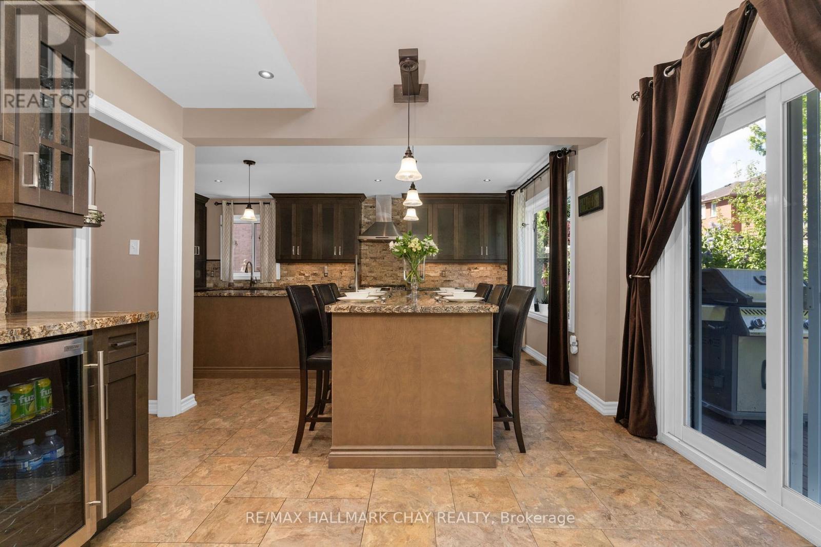 3 Meyer Avenue, Barrie, Ontario  L4M 6X2 - Photo 5 - S12541598