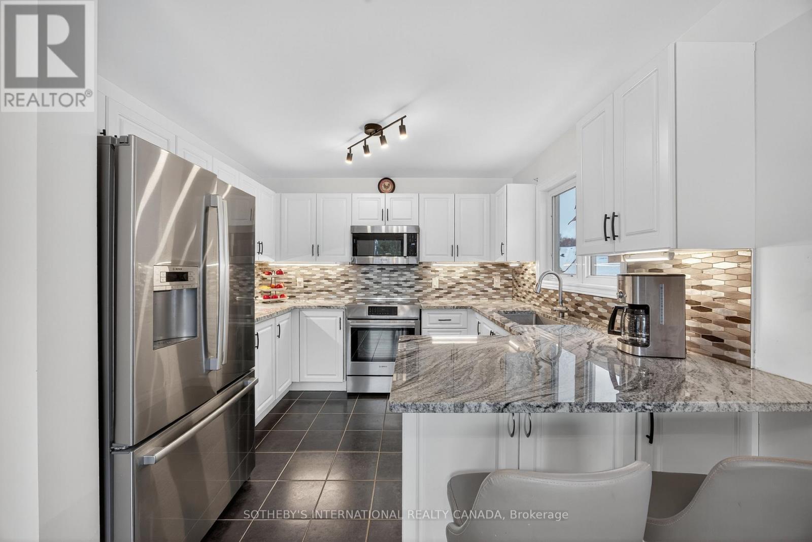 19 Grand Poplar Lane, Wasaga Beach, Ontario  L9Z 0C7 - Photo 13 - S12541640