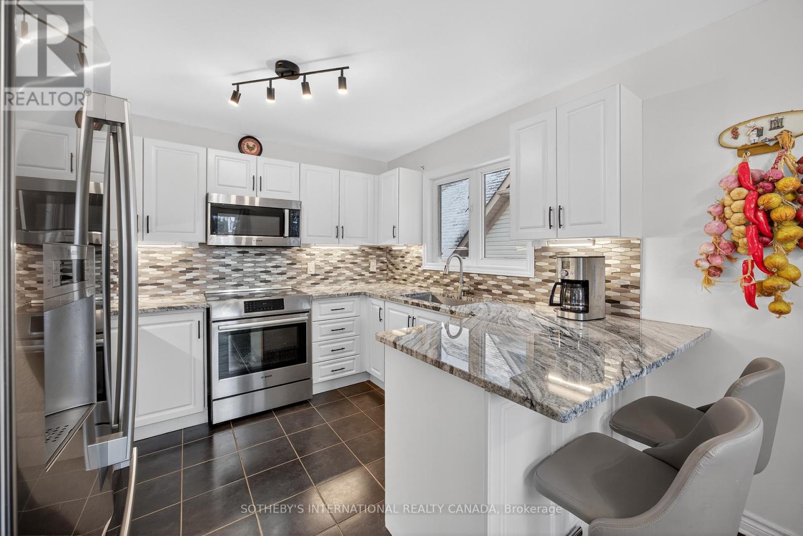 19 Grand Poplar Lane, Wasaga Beach, Ontario  L9Z 0C7 - Photo 14 - S12541640