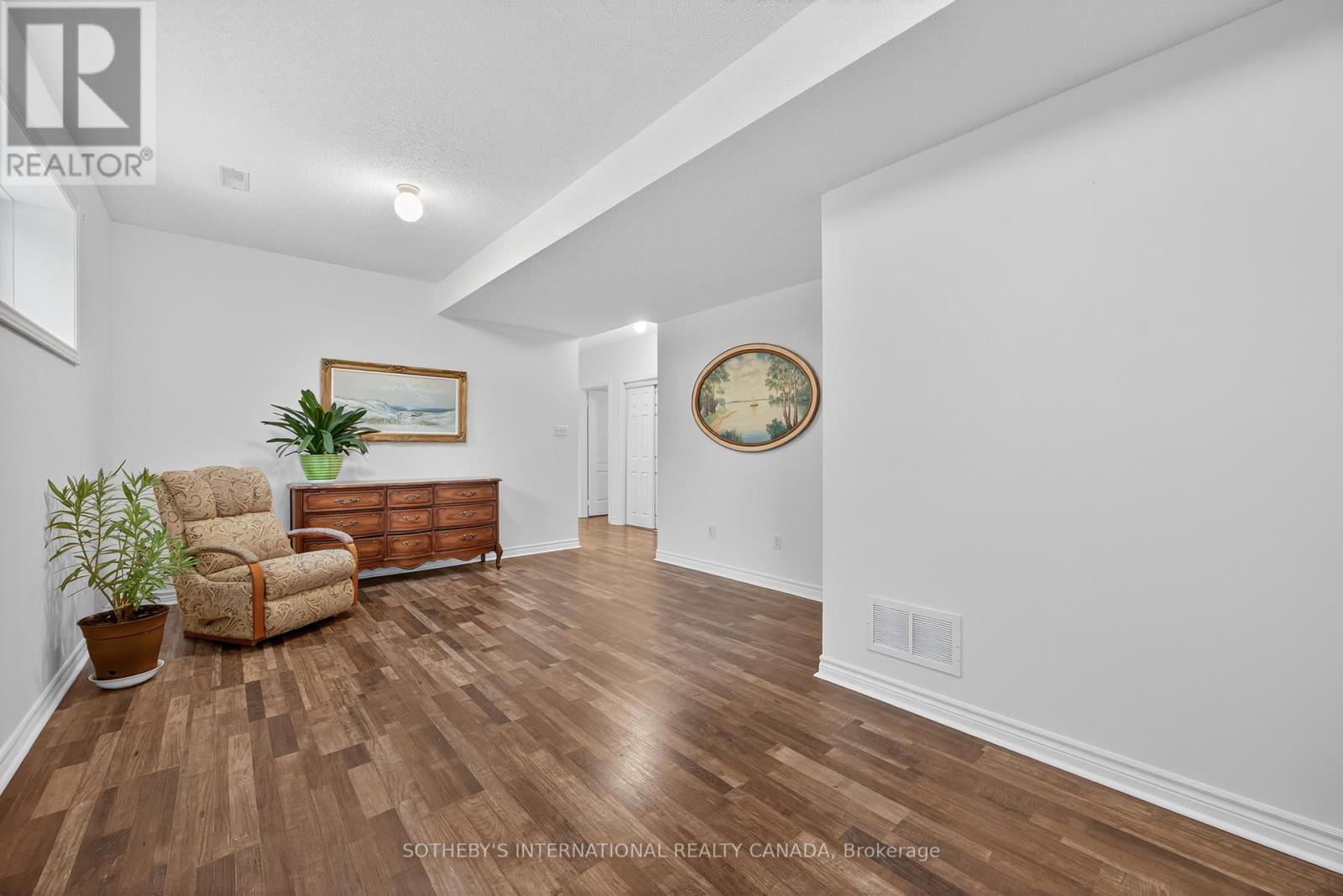 19 Grand Poplar Lane, Wasaga Beach, Ontario  L9Z 0C7 - Photo 24 - S12541640