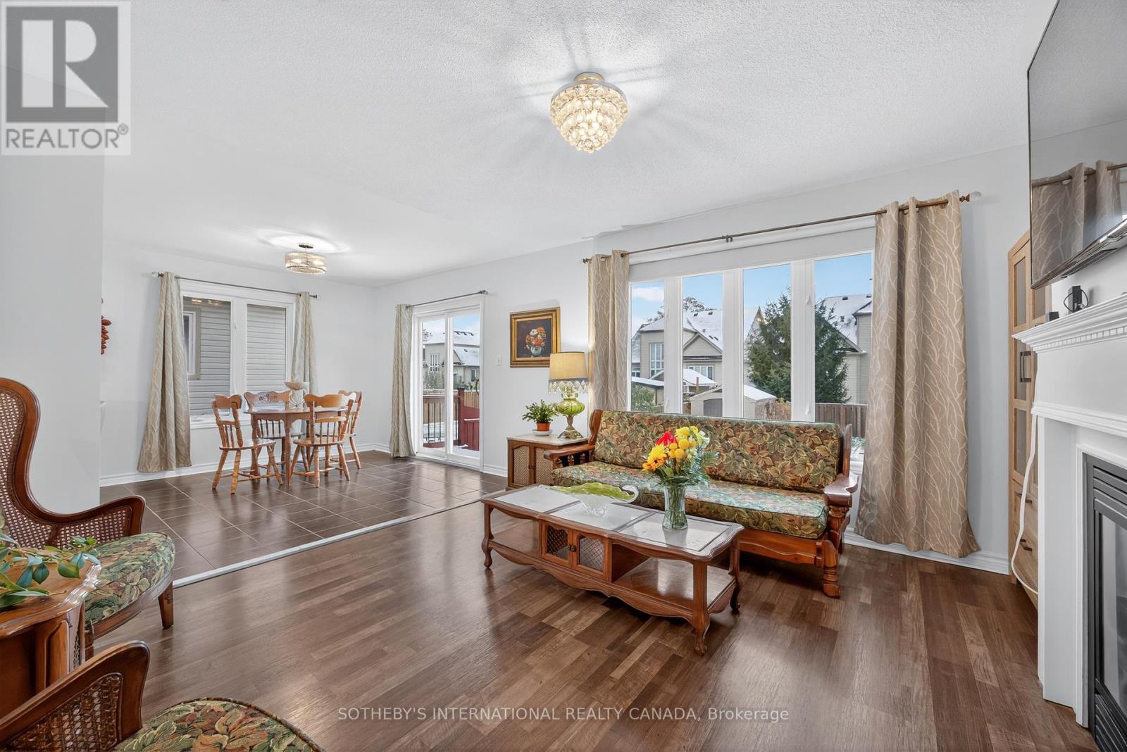 19 Grand Poplar Lane, Wasaga Beach, Ontario  L9Z 0C7 - Photo 7 - S12541640