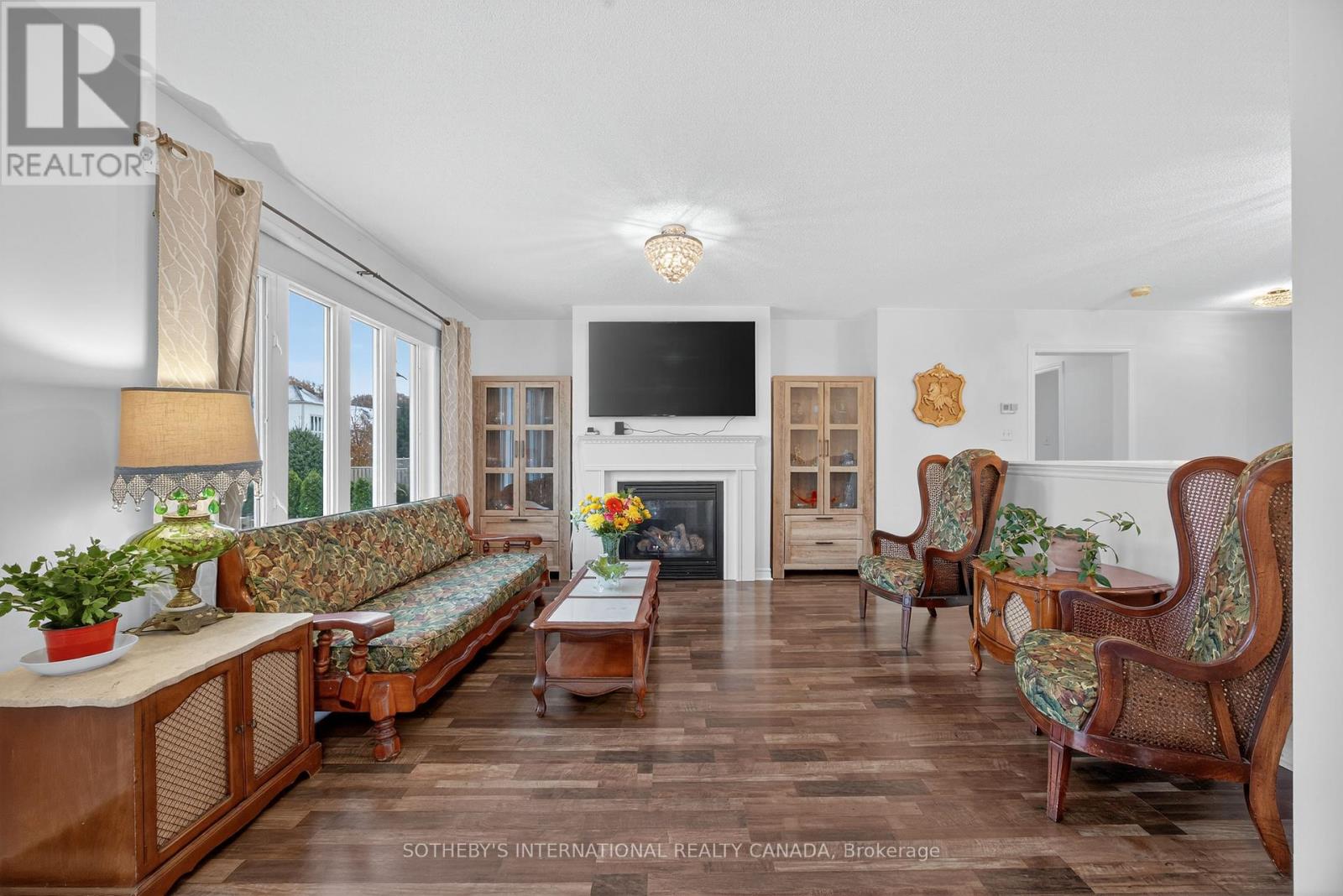 19 Grand Poplar Lane, Wasaga Beach, Ontario  L9Z 0C7 - Photo 9 - S12541640