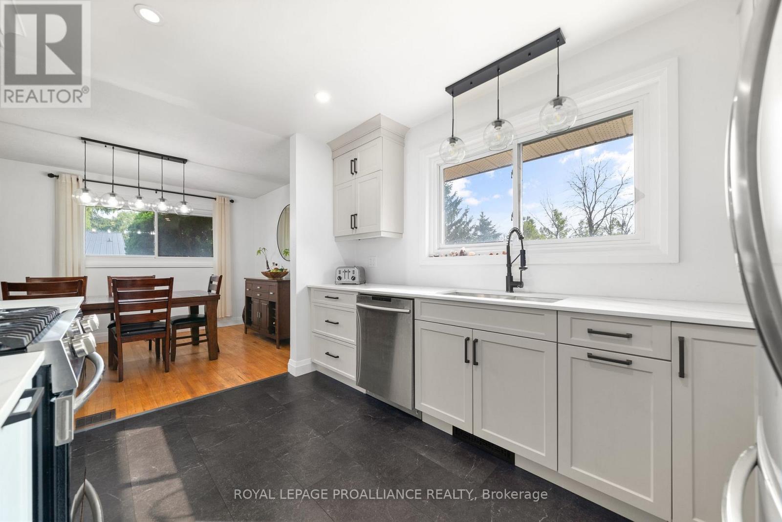 206 Elmwood Drive, Belleville, Ontario  K8N 4Z4 - Photo 13 - X12541850