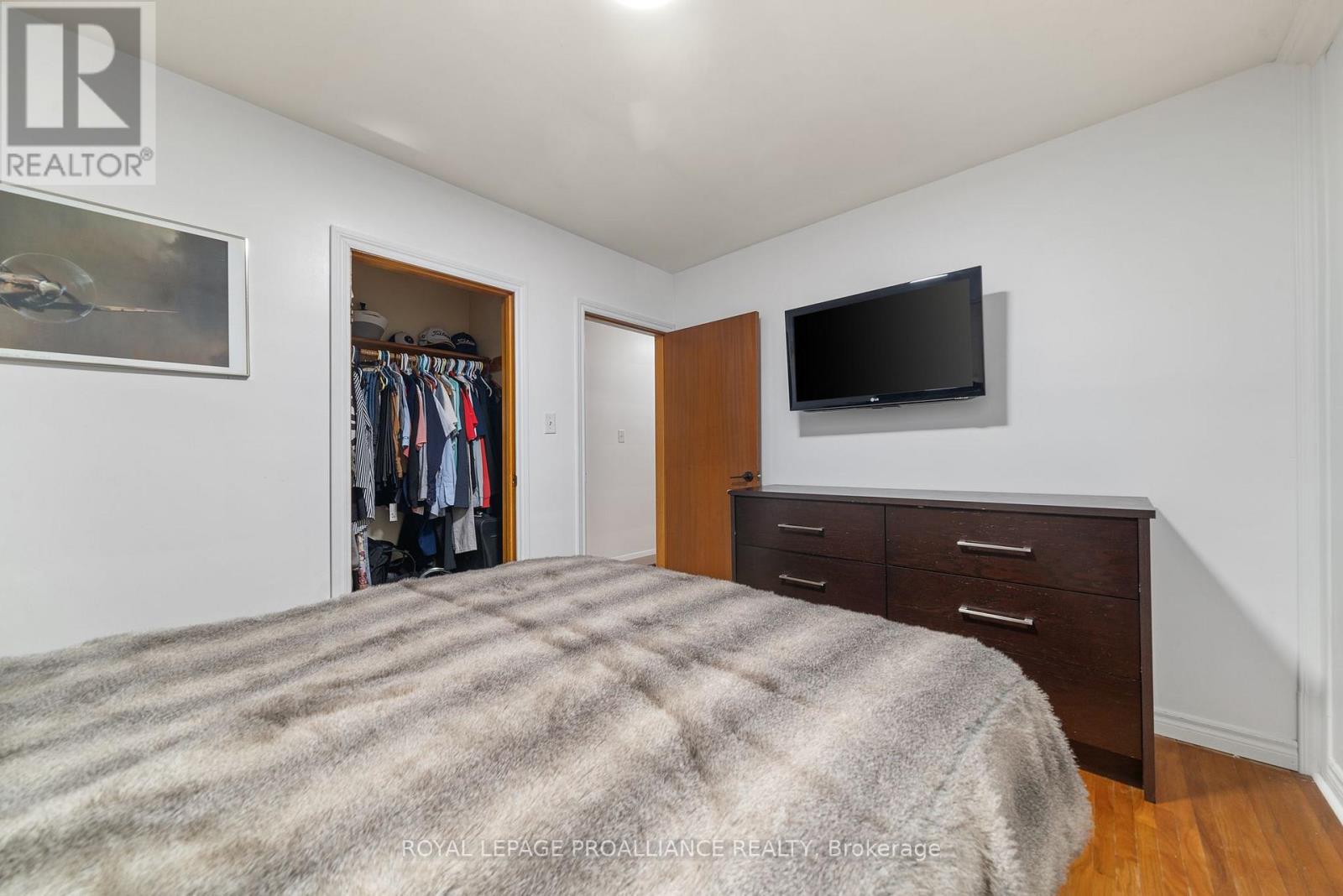 206 Elmwood Drive, Belleville, Ontario  K8N 4Z4 - Photo 22 - X12541850