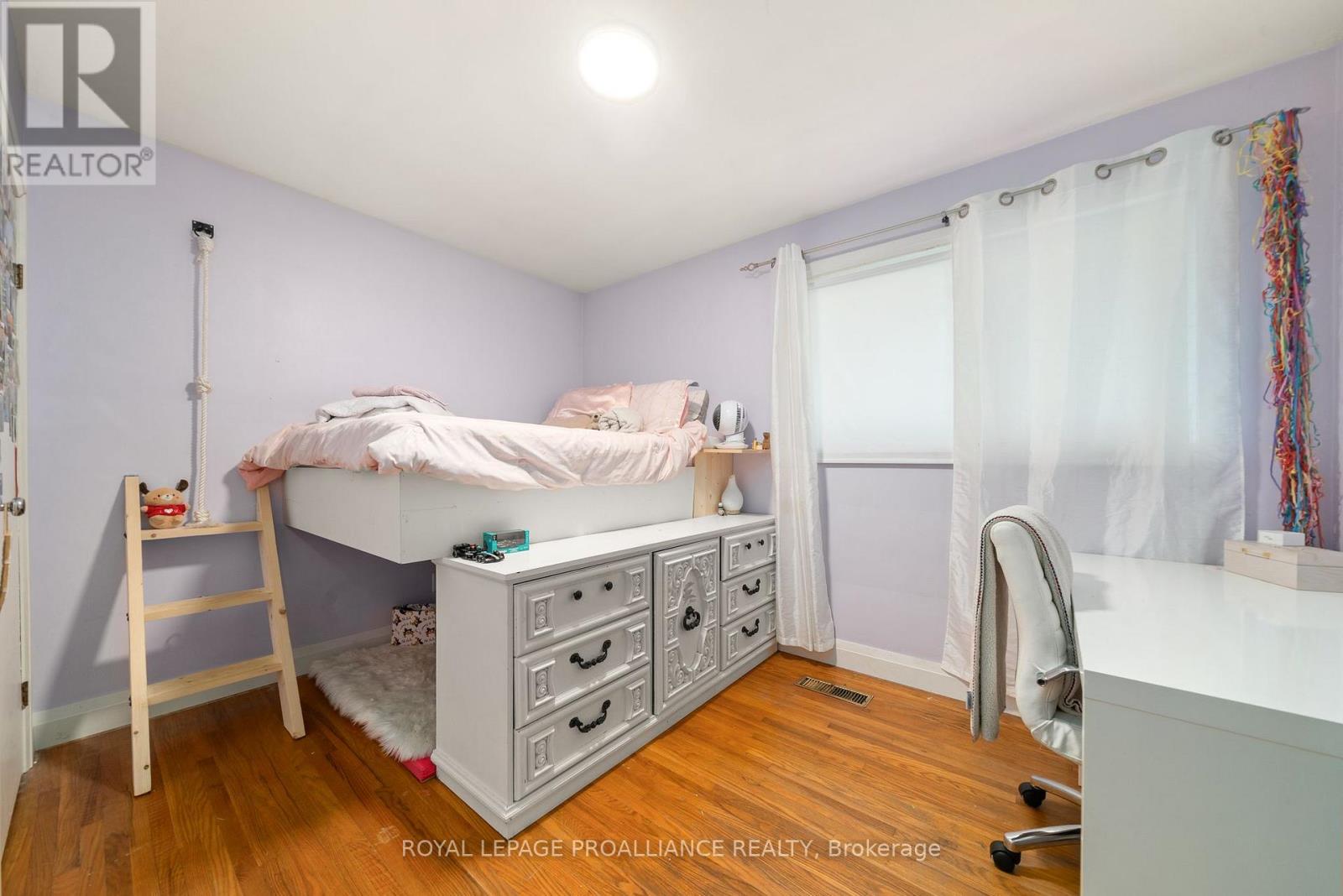 206 Elmwood Drive, Belleville, Ontario  K8N 4Z4 - Photo 23 - X12541850