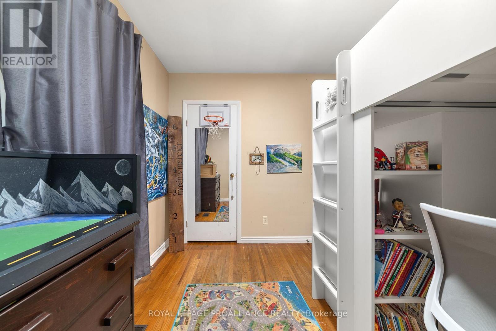 206 Elmwood Drive, Belleville, Ontario  K8N 4Z4 - Photo 25 - X12541850