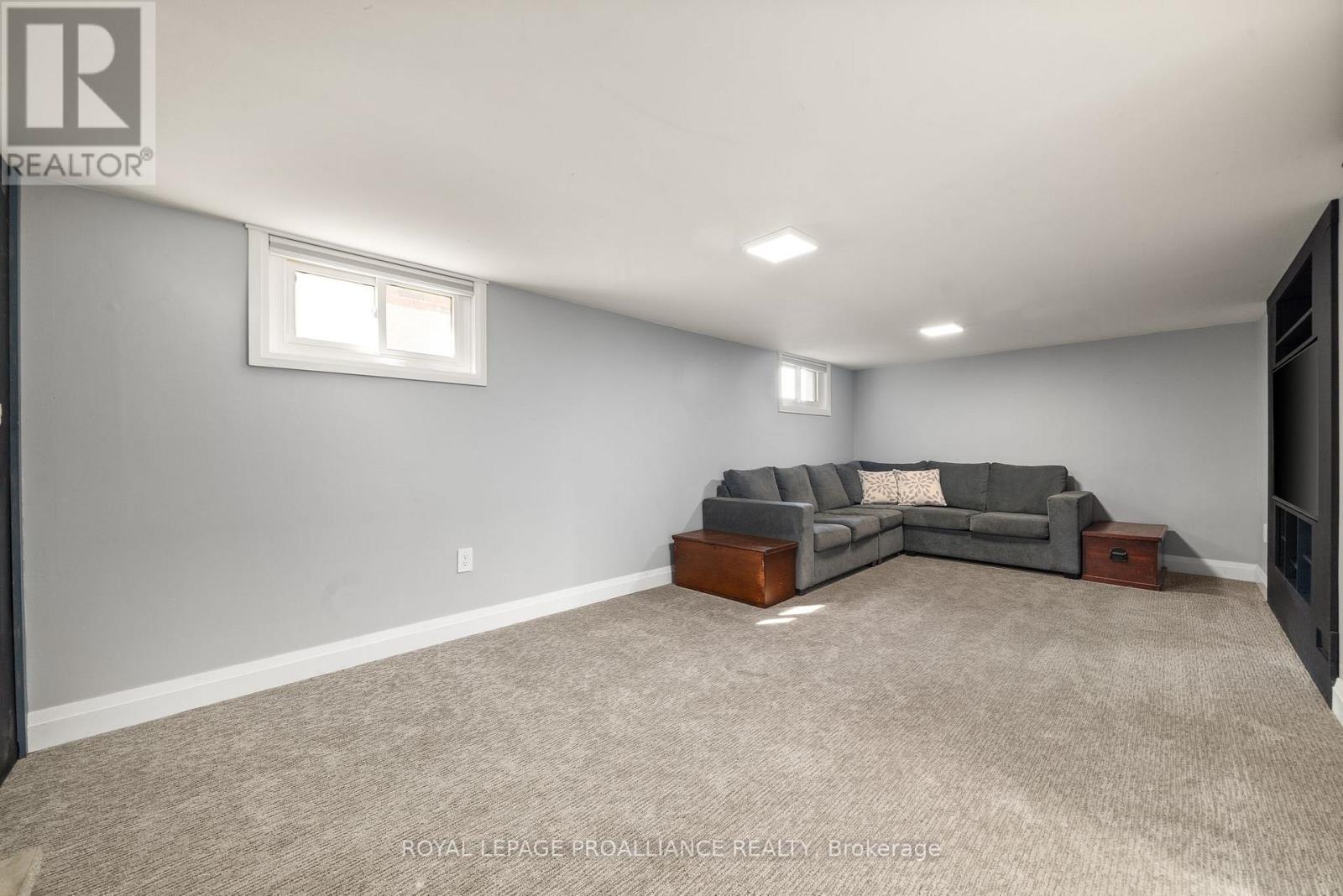 206 Elmwood Drive, Belleville, Ontario  K8N 4Z4 - Photo 34 - X12541850