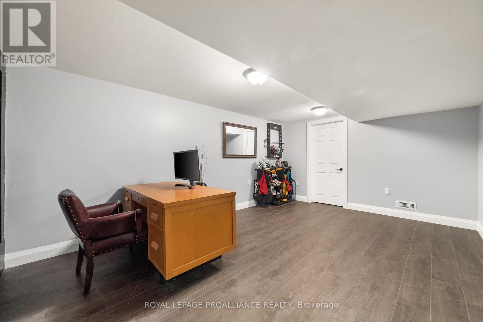 206 Elmwood Drive, Belleville, Ontario  K8N 4Z4 - Photo 35 - X12541850