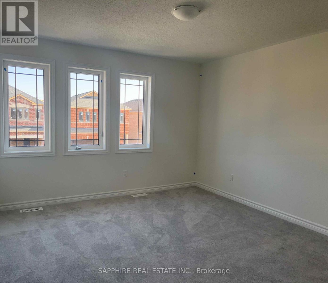 25 Huntsworth Avenue, Thorold, Ontario  L2V 0N2 - Photo 14 - X12426827