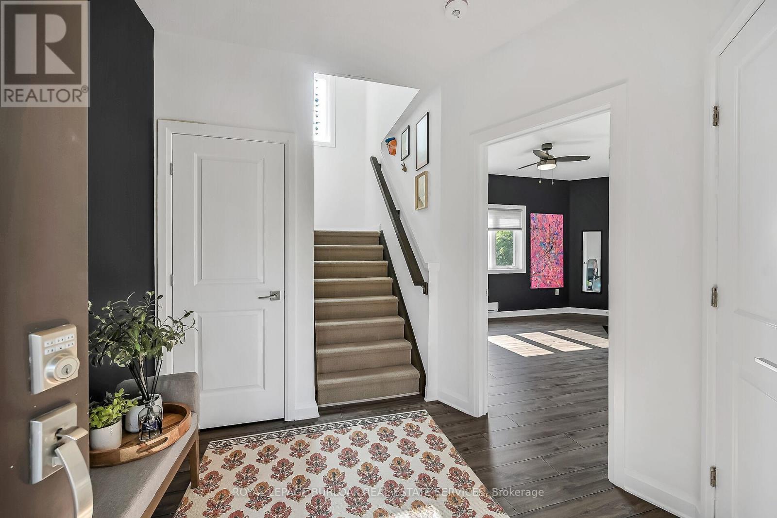 12 - 23 Echovalley Drive, Hamilton, Ontario  L8J 0K4 - Photo 4 - X12475592