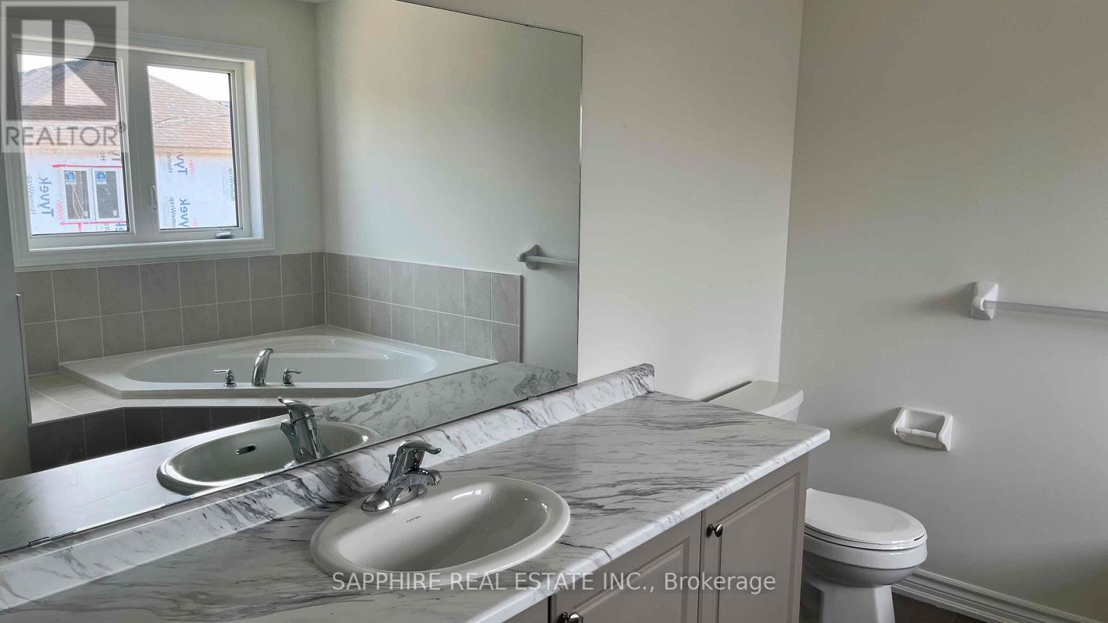 25 Huntsworth Avenue, Thorold, Ontario  L2V 0N2 - Photo 17 - X12426827