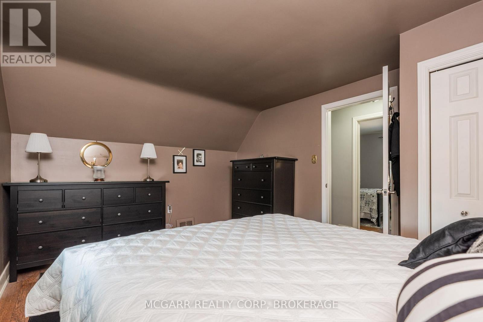 97 Else Street, St. Catharines, Ontario  L2N 2C4 - Photo 16 - X12541840