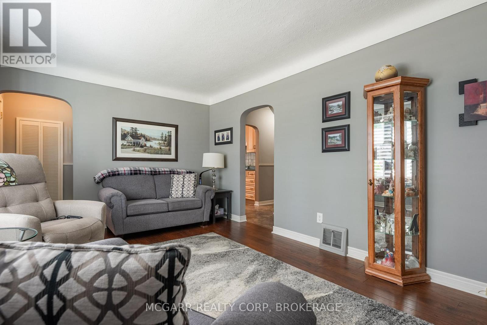 97 Else Street, St. Catharines, Ontario  L2N 2C4 - Photo 5 - X12541840