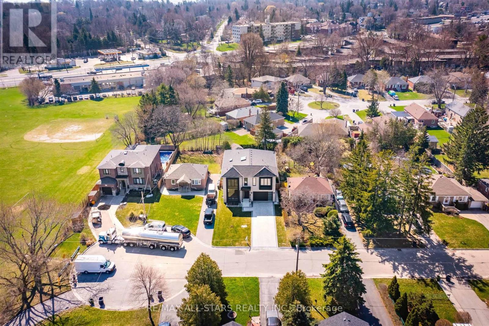 93 CREE AVENUE, Toronto, Ontario