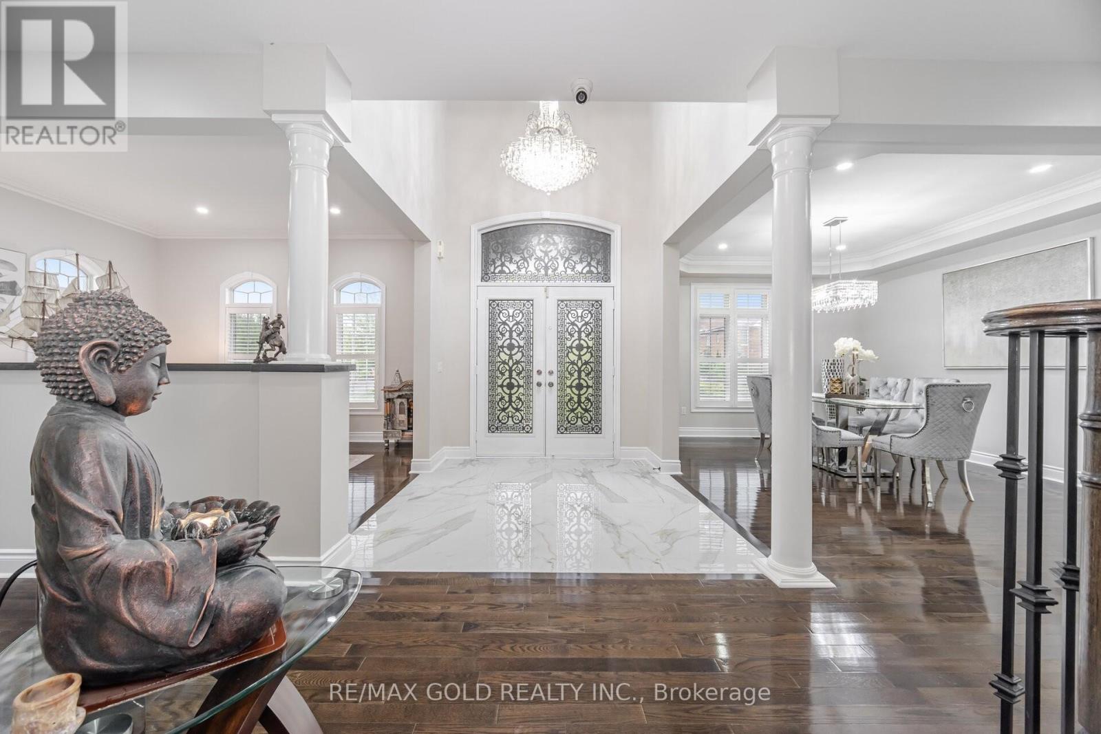 2 Belleville Drive, Brampton, Ontario  L6P 1V7 - Photo 3 - W12541602