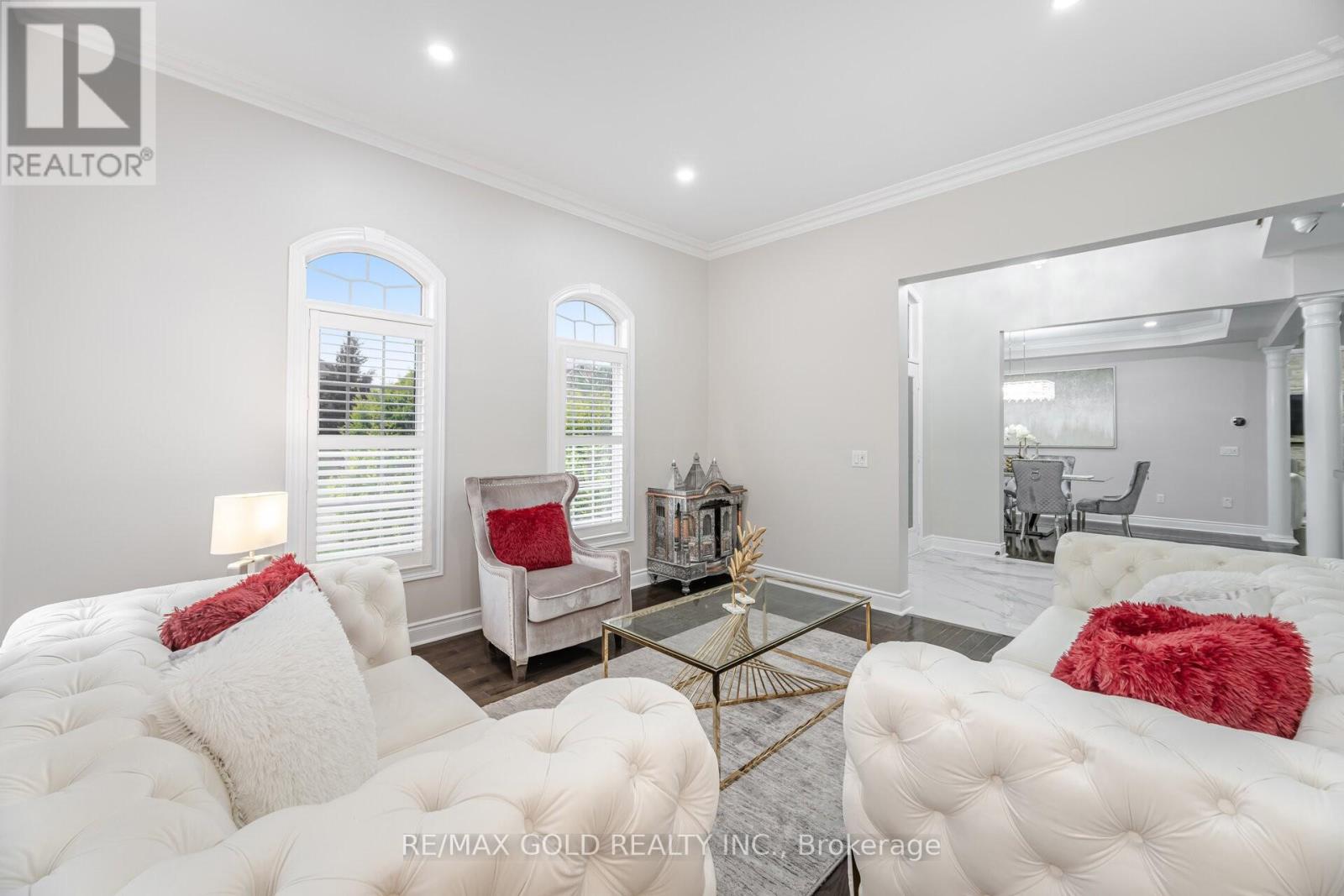 2 Belleville Drive, Brampton, Ontario  L6P 1V7 - Photo 5 - W12541602