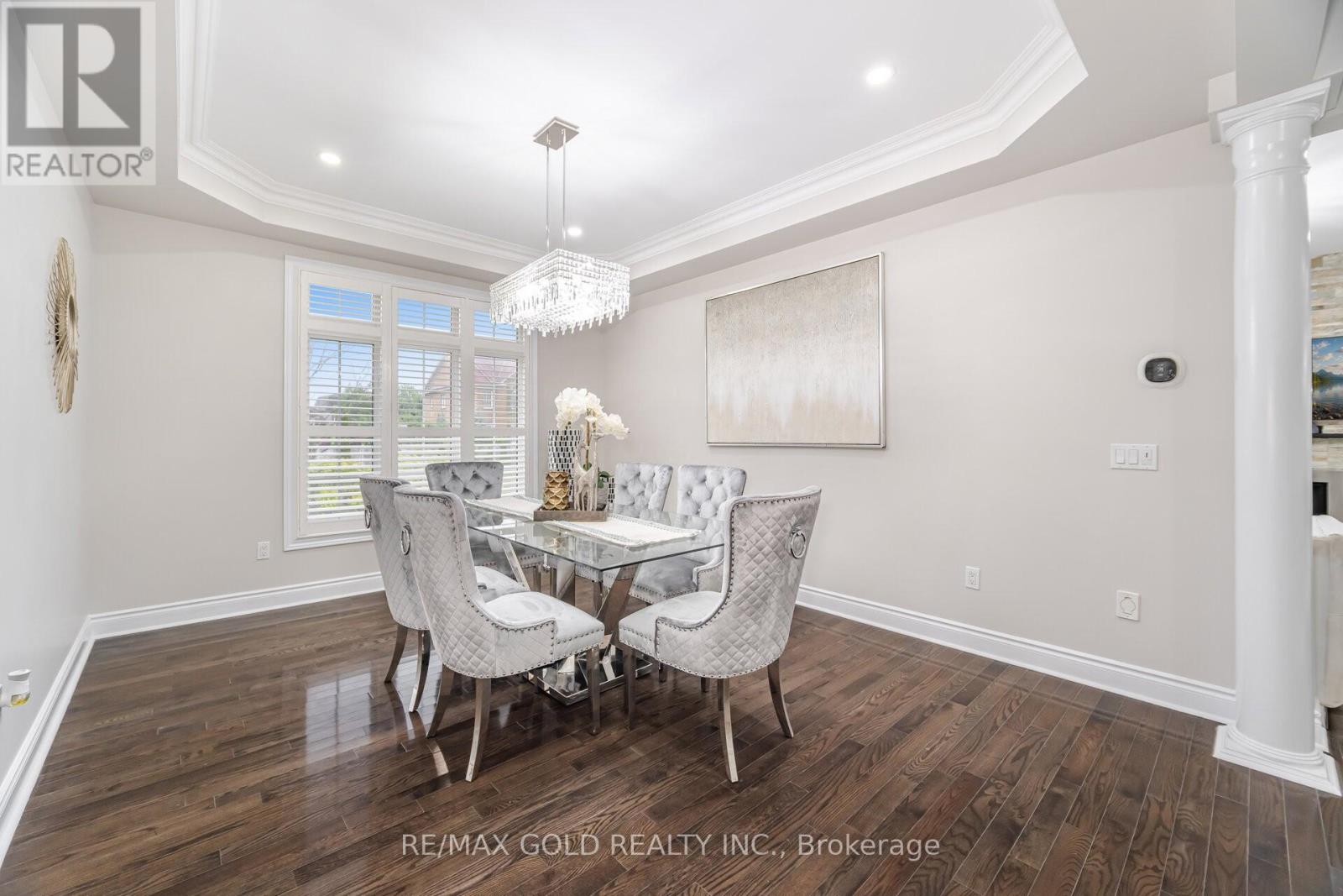 2 Belleville Drive, Brampton, Ontario  L6P 1V7 - Photo 6 - W12541602