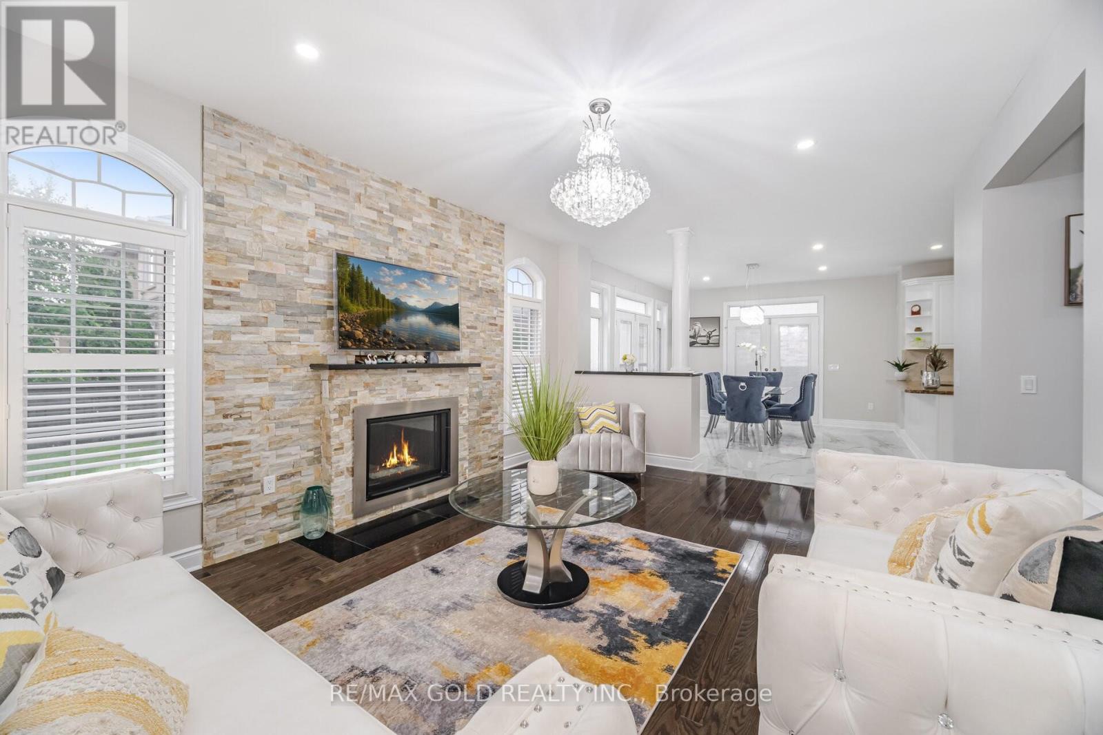 2 Belleville Drive, Brampton, Ontario  L6P 1V7 - Photo 9 - W12541602