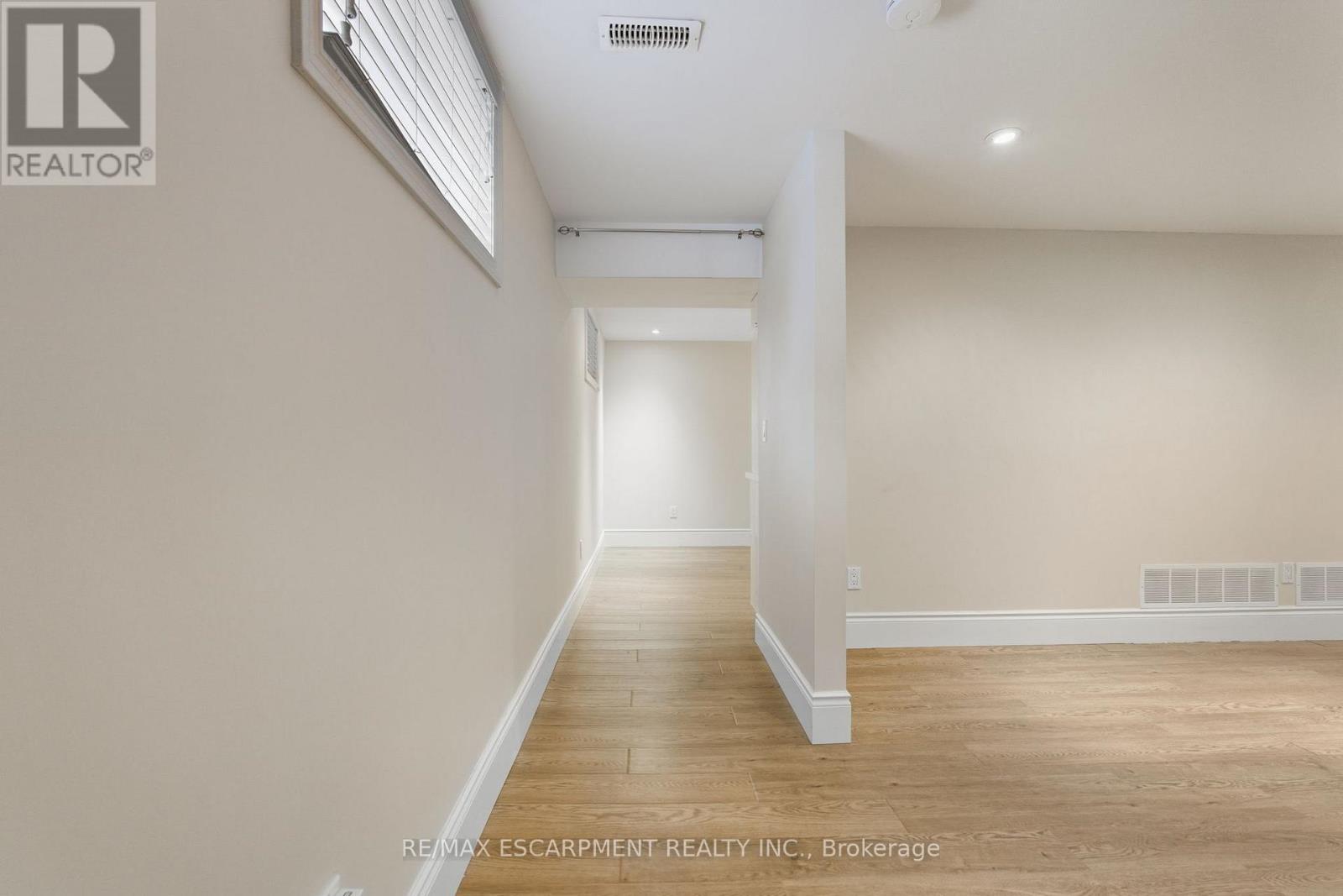 Lower - 2165 Fairchild Boulevard, Burlington, Ontario  L7P 3P6 - Photo 11 - W12541642