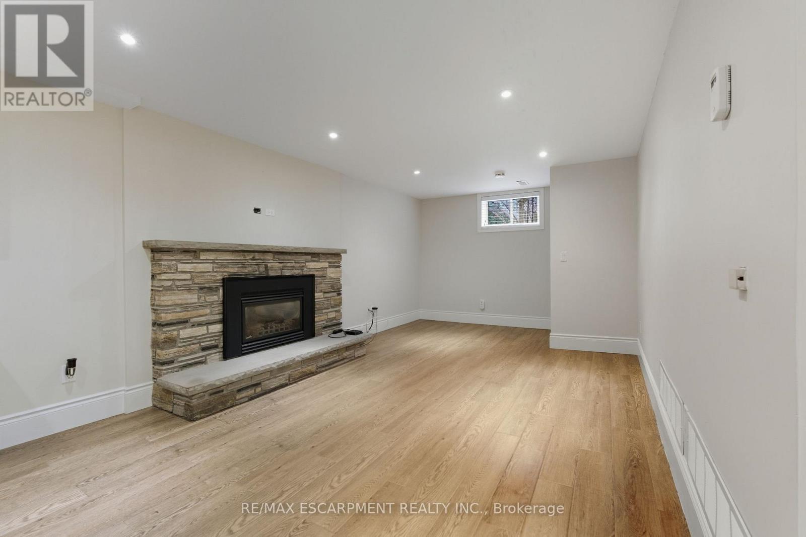 Lower - 2165 Fairchild Boulevard, Burlington, Ontario  L7P 3P6 - Photo 5 - W12541642