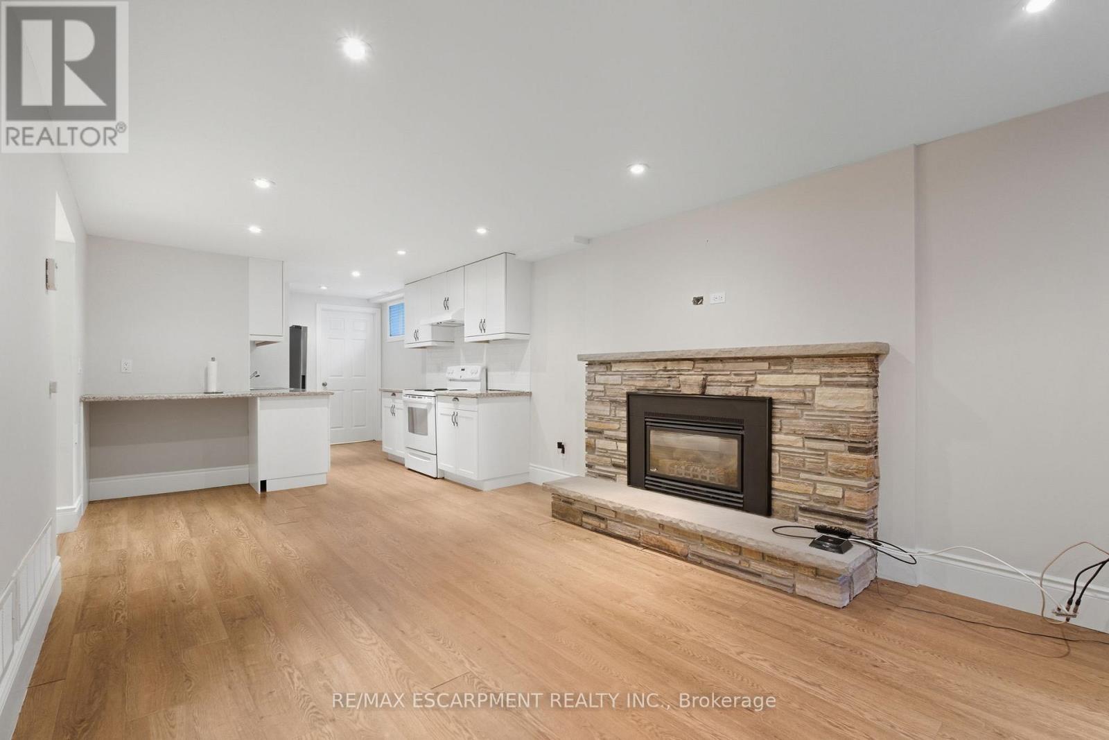 Lower - 2165 Fairchild Boulevard, Burlington, Ontario  L7P 3P6 - Photo 6 - W12541642