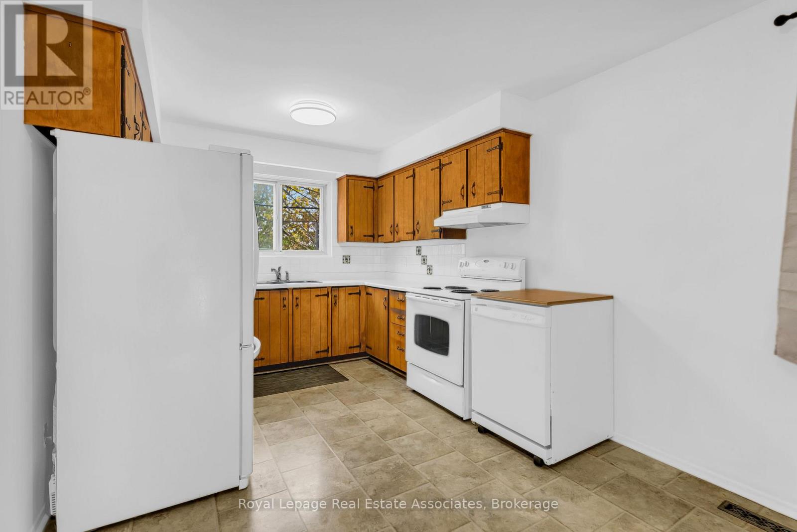 97 Bruce Beer Drive, Brampton, Ontario  L6V 2Z7 - Photo 16 - W12541662